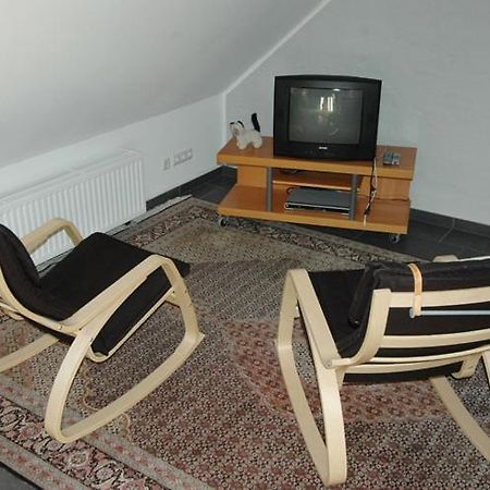 Ole & Trude Apartment Кил Екстериор снимка