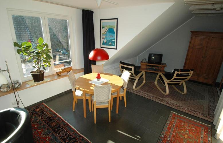 Ole & Trude Apartment Кил Екстериор снимка