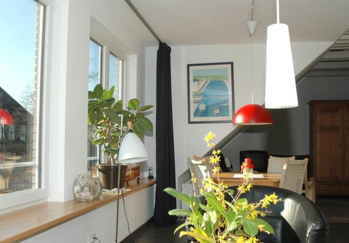 Ole & Trude Apartment Кил Екстериор снимка